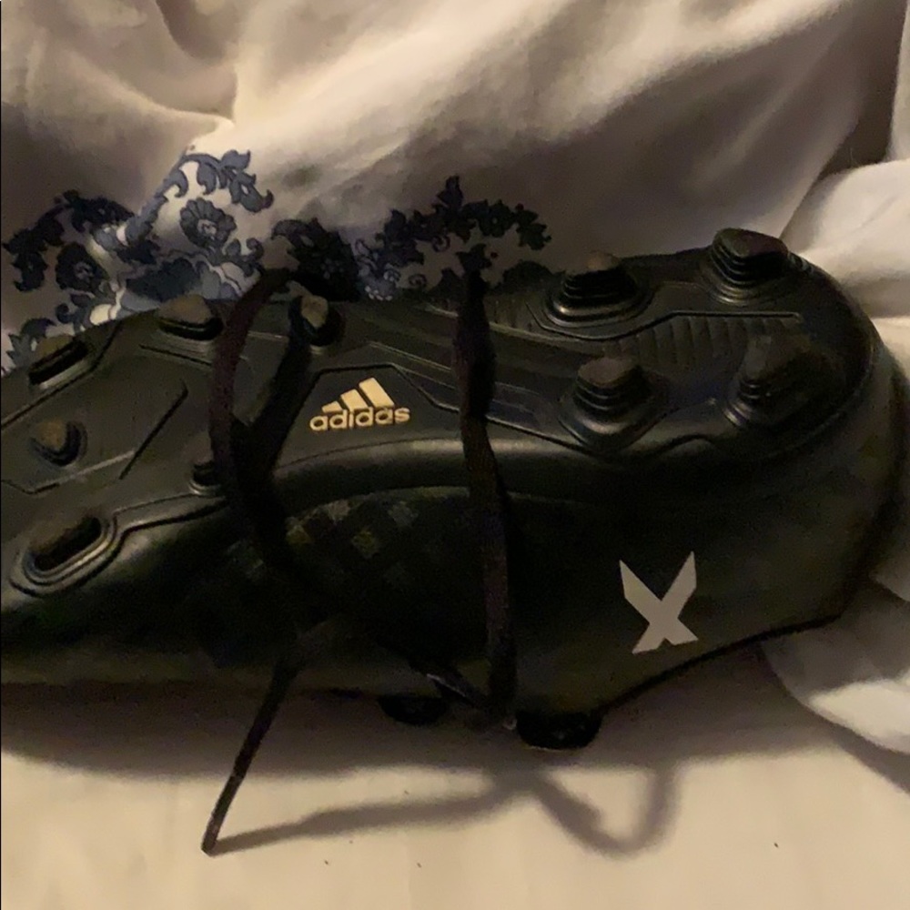 Used cleats - Picture 3 of 3